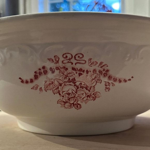 VINTAGE | Victorian-era Louis J.H.W. & Sons Hanley England Semi-Porcelain Basin - Picture 9 of 16